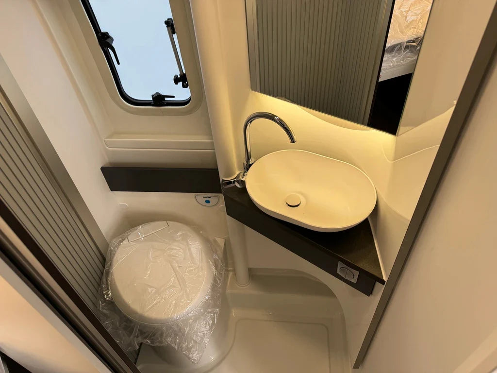 ADRIA 180PS Fiat Ducato 9 mit ACC Abstandstempomat TopAusstattung 640 SGX