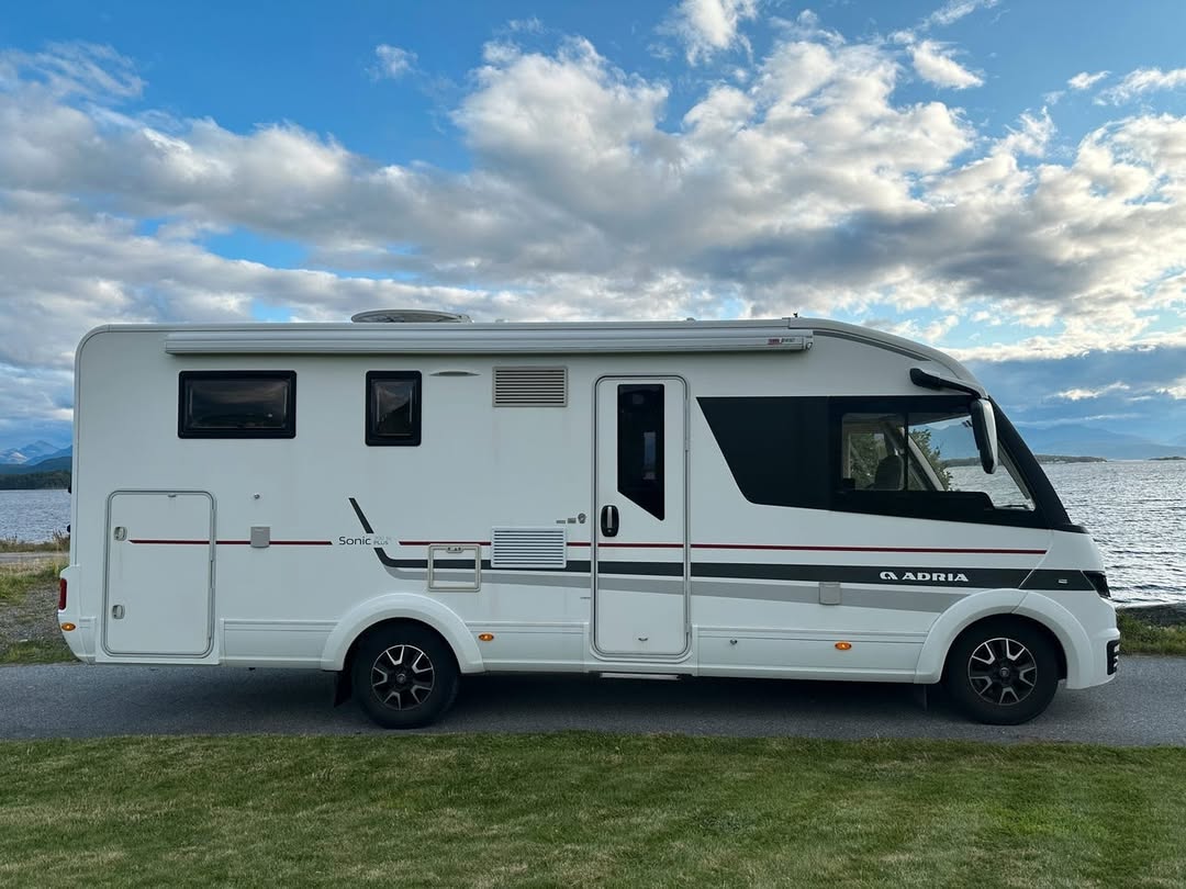 Adria Sonic Pluss SL 700