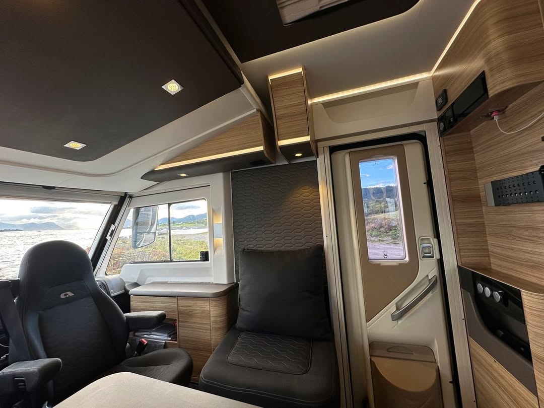 Adria Sonic Pluss SL 700