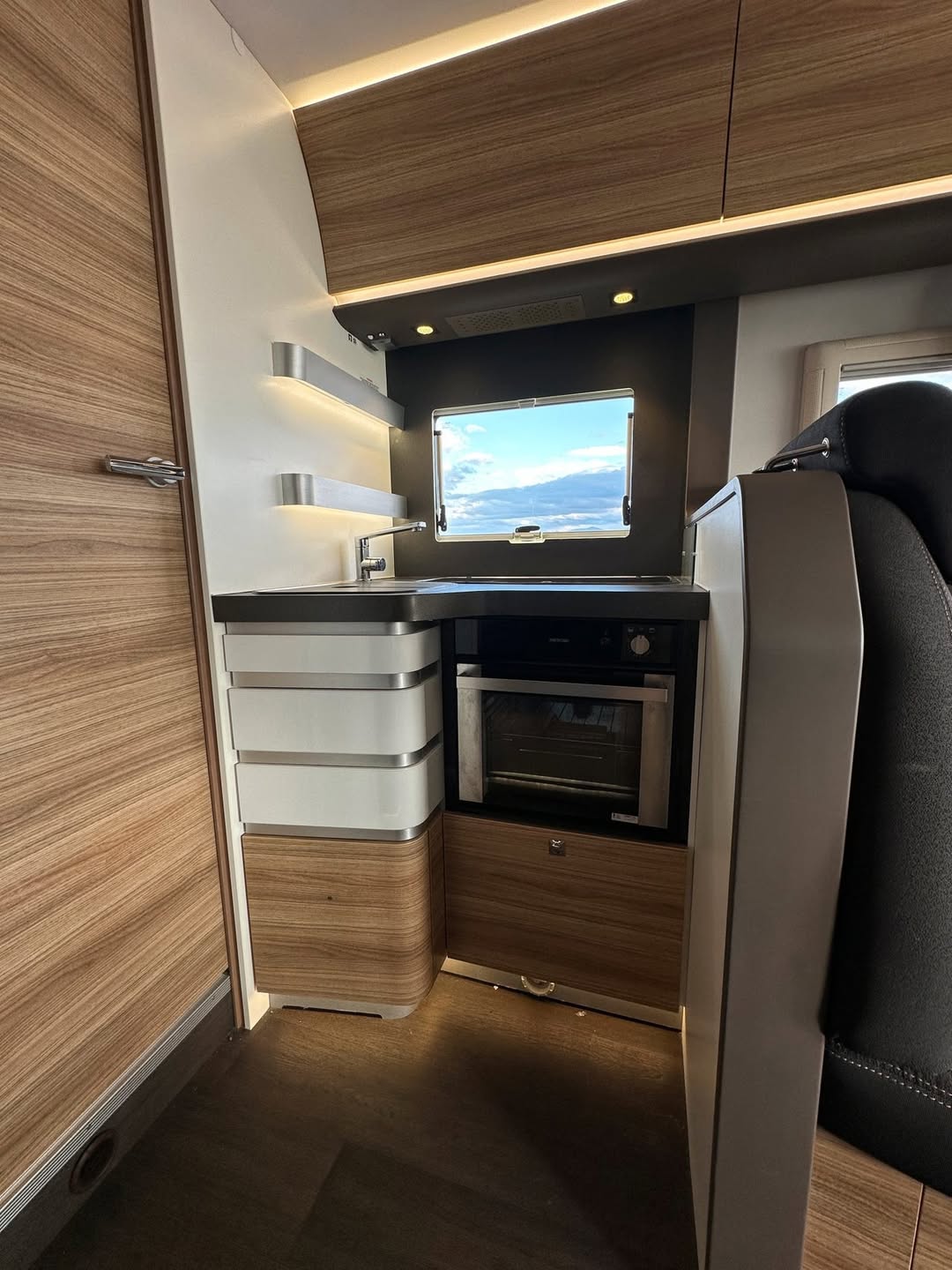 Adria Sonic Pluss SL 700